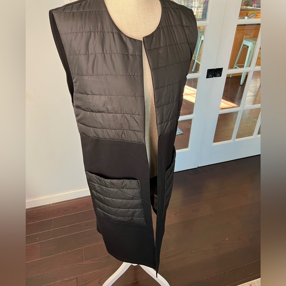 💧JOSEPH RIBKOFF long black quilted vest, size 4, NWOT - Picture 6 of 11